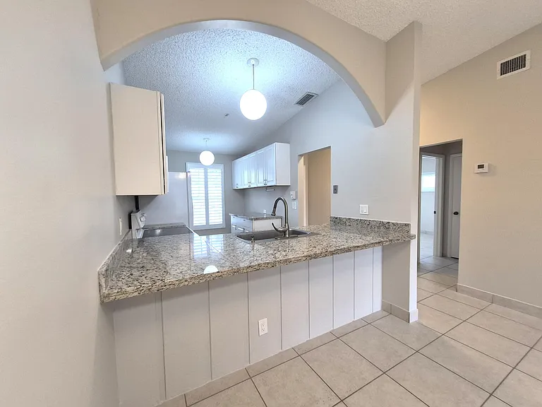 5510 Lakewood Cir S #C — Photo 17