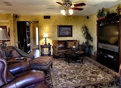 3rd image of 10004 Glenrio Ln