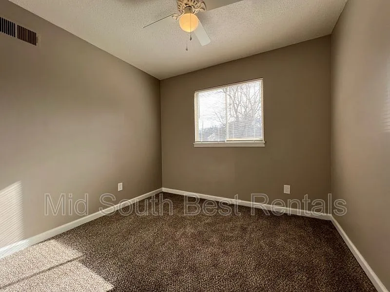 624 Frayser Dr — Photo 4