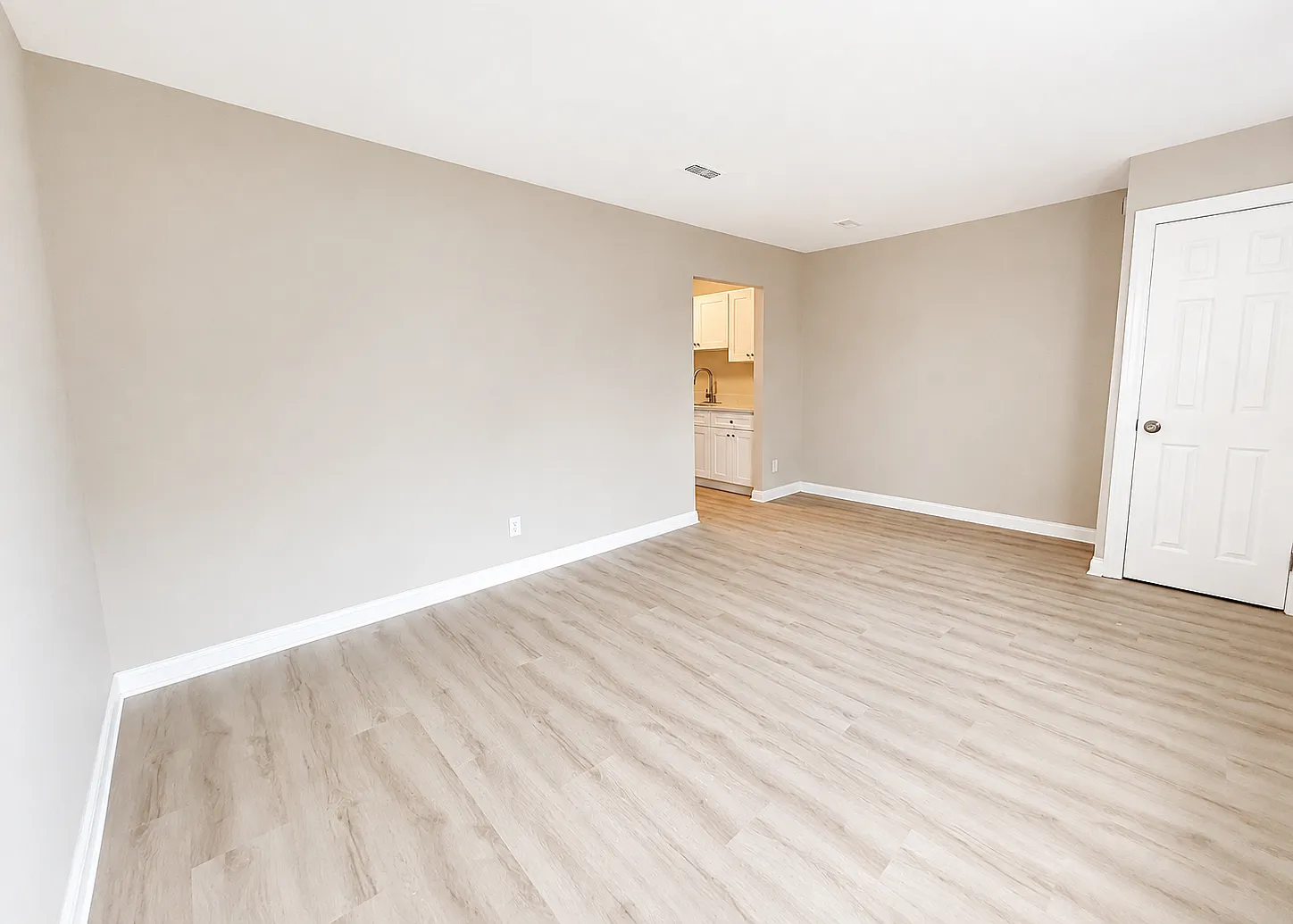 2 bed, 650 sqft, $1,500 — Photo 2