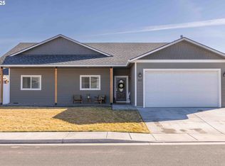 587 SW Cottonwood Dr, Hermiston, OR