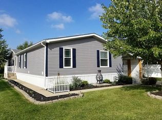 307 Pin Oak Cir, Elyria, OH 44035