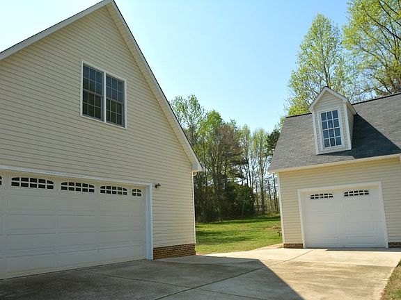 3rd image of 7923 Appaloosa Ln