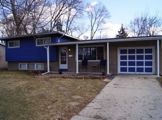 20 Greenfield Rd, Montgomery, IL 60538