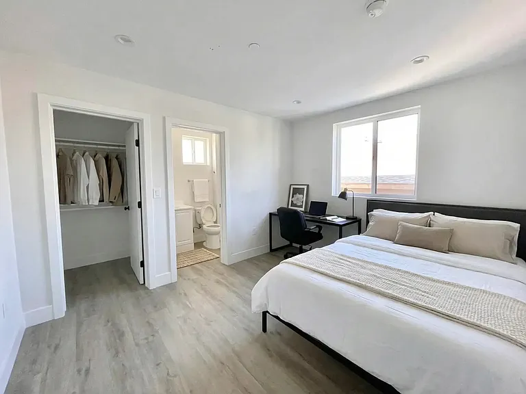1299 W 36th St - USC DPS — Photo 22
