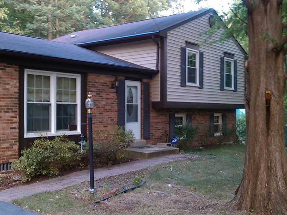 Front of house (2 car garage out of frame)