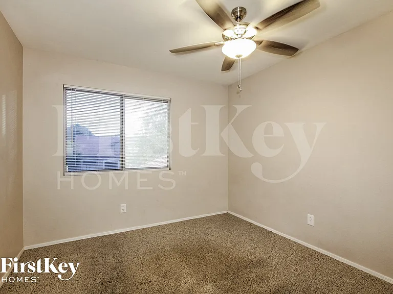 15886 W Statler St — Photo 10