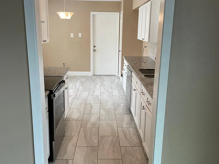 3430 Walhalla Dr — Photo 3