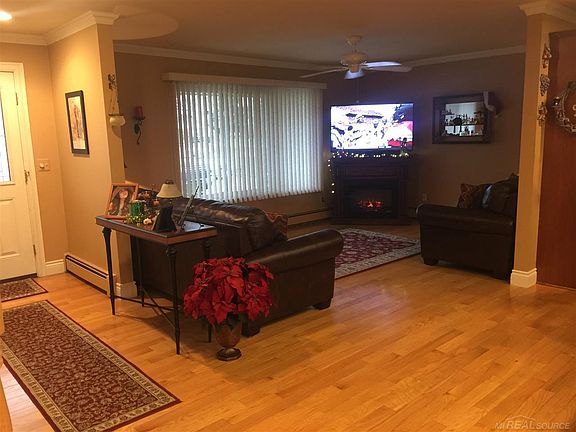 4th image of 8289 Mary Ann Ave
