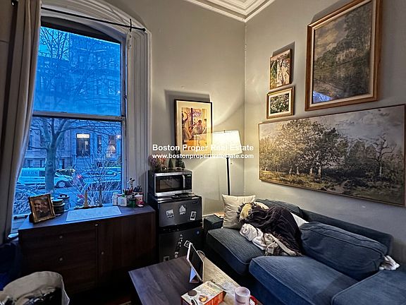2nd image of 116 Marlborough St APT 3