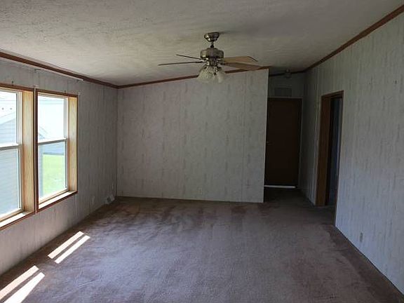 4th image of 57 Shannon Dr