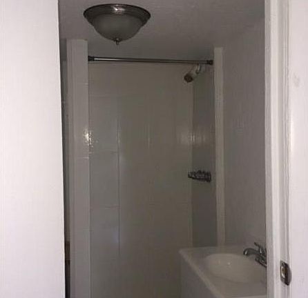 5th image of 580 NE 142nd St