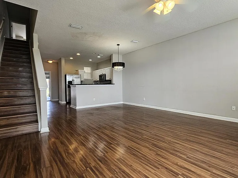 2334 Sunset Bluff Dr — Photo 5