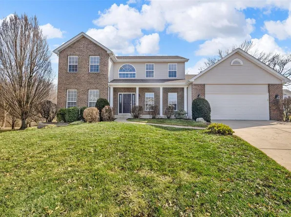 2726 Post Meadows Dr, O'Fallon, MO 63368