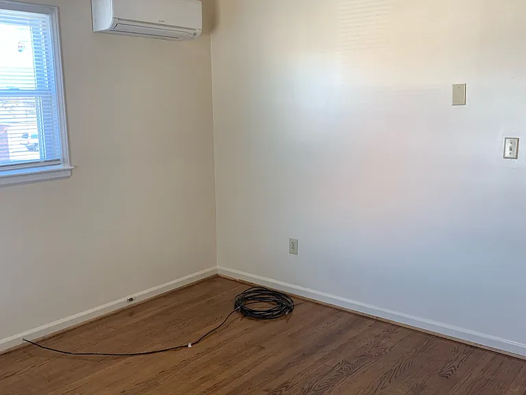 812 Whitney Ave NW — Photo 6