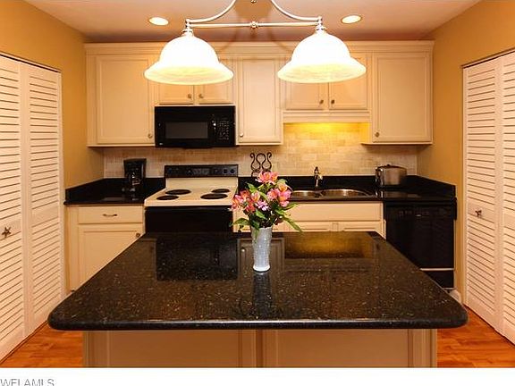 4th image of 788 Park Shore Dr APT B22