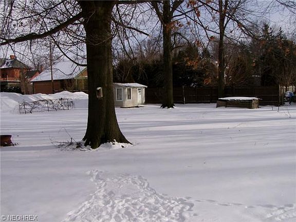 3rd image of 4 Orchard Ln