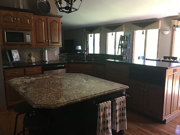 4th image of 929 Jones Ln