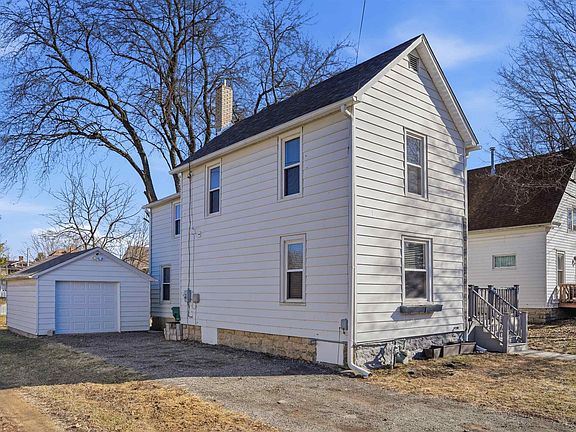 3rd image of 406 S Congress Ave