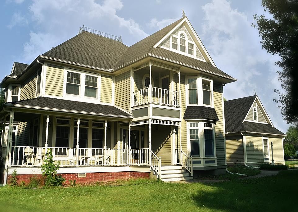 1st image of 733 Village Ct