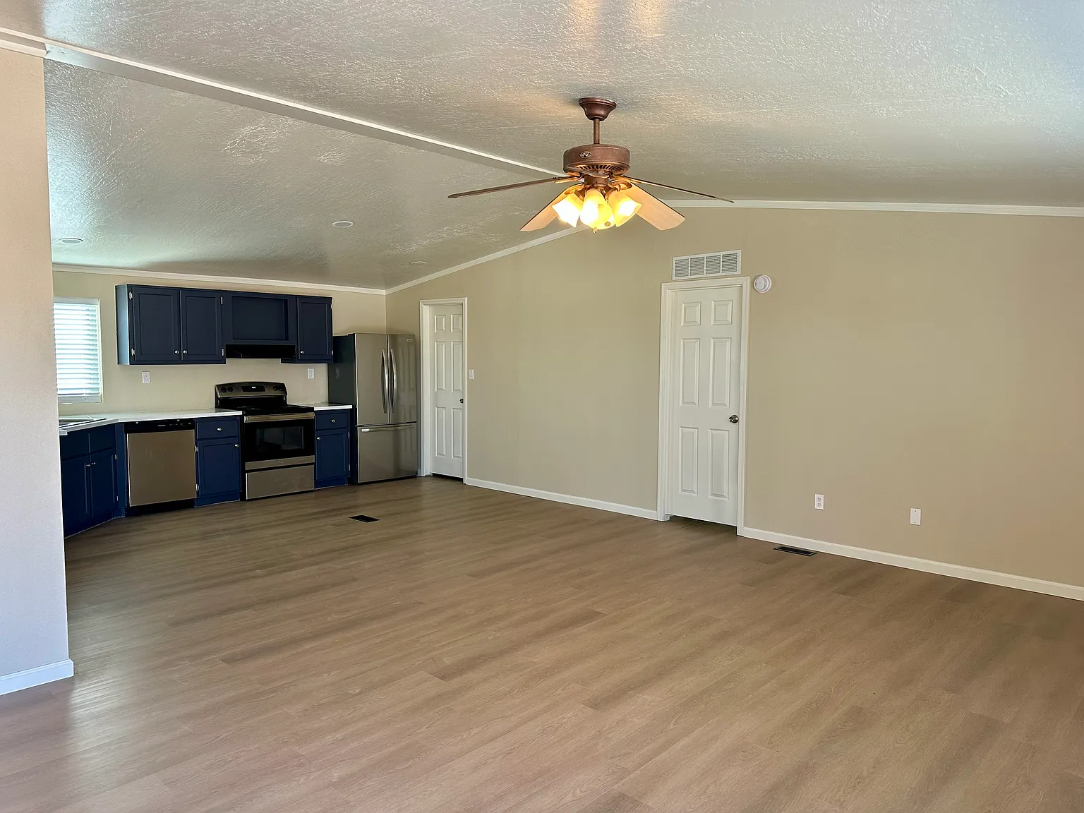 4 bed, 1597 sqft, $2,250 — Photo 4
