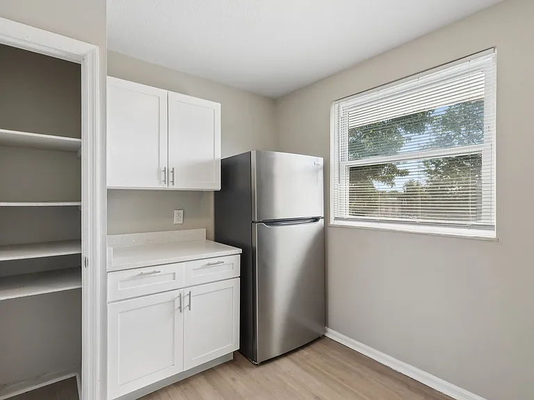 815 Riverview Dr #G — Photo 14