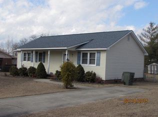 104 Kindale Ave, Hamlet, NC 28345