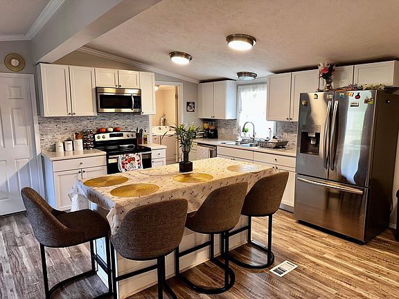 5th image of 3705 Country Squire Blvd