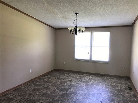 5th image of 2695 Pheasant Ln