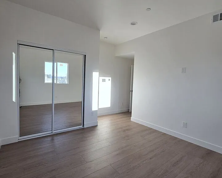10827 1/2 Peach Grove St #1/2 — Photo 13