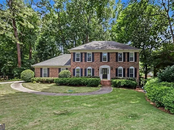 4641 Sequoia Dr SW, Lilburn, GA 30047