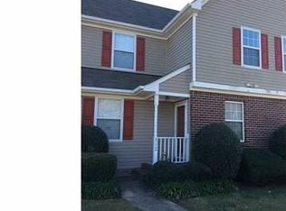312 Primrose Ln, Chesapeake, VA 23320