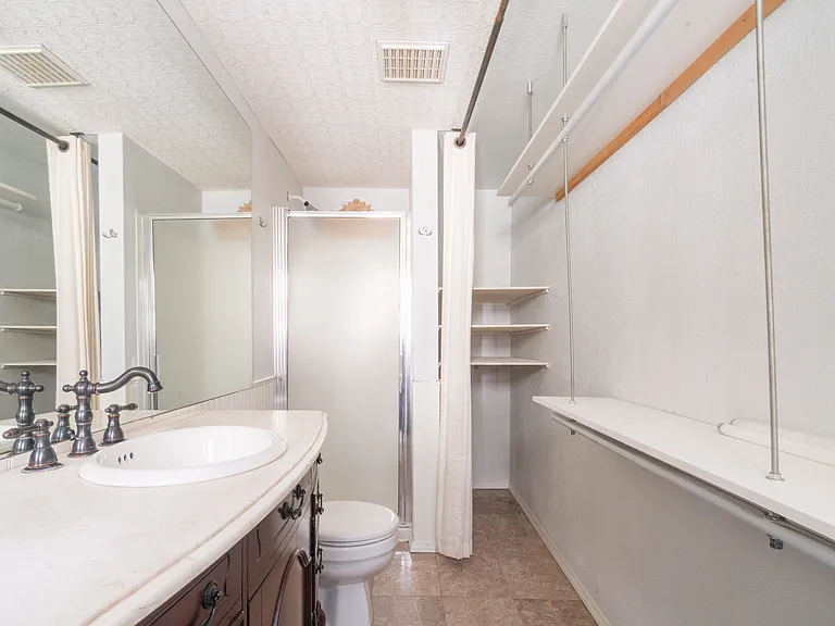 102 Waterview Dr — Photo 10