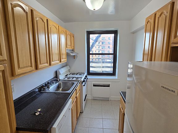 3rd image of 7351 Bell Blvd APT 2B
