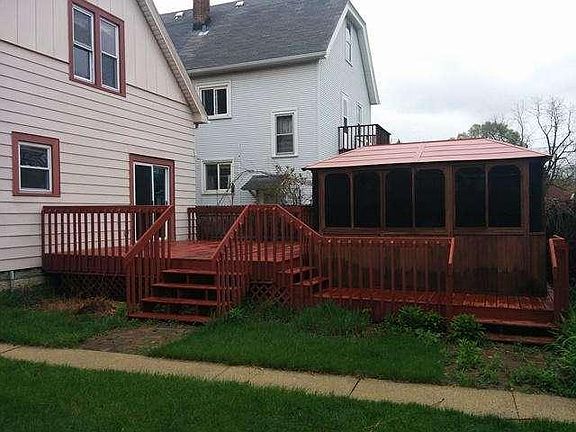 3rd image of 605 N Chicago Ave