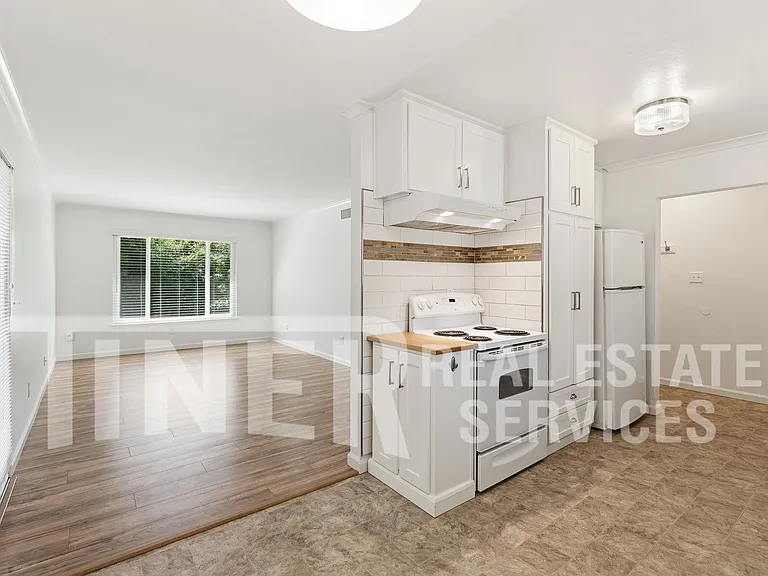 6000 Coyle Ave — Photo 8