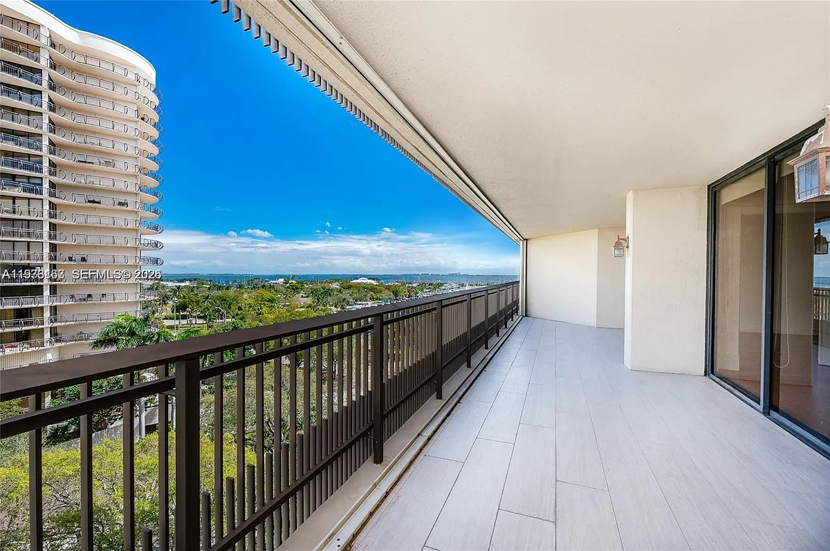 Building Photo - 2901 S Bayshore Dr #8A