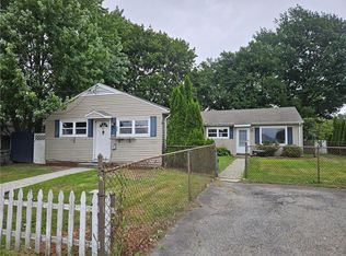28 Ludlow Rd, Middletown, RI 02842