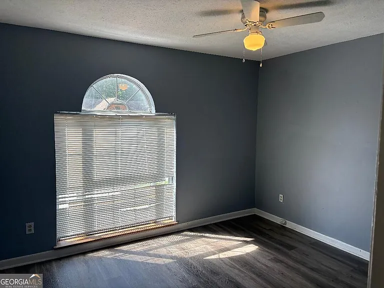 6565 Emerald Pointe Cir — Photo 11