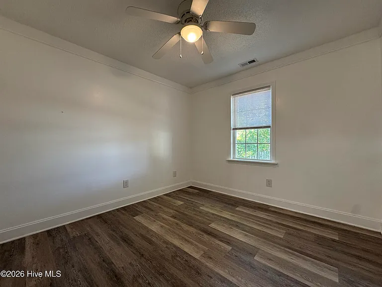 502 Worth Dr — Photo 30