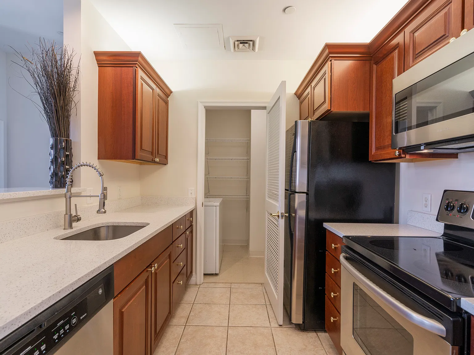 1 bed, 1095 sqft, $2,885 — Photo 4