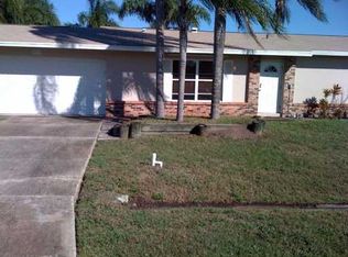 617 SE Tanner Ave, Port Saint Lucie, FL 34984