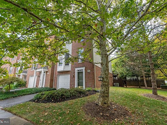 3rd image of 4273 Upper Park Dr