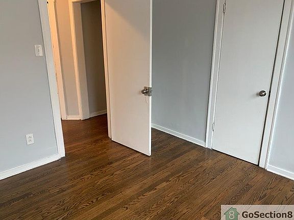 4th image of 6952 S Clyde Ave #3