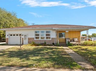 100 N Hickory St, Pana, IL 62557