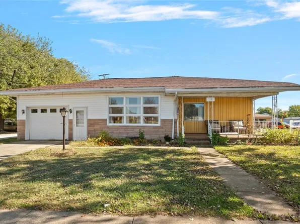 100 N Hickory St, Pana, IL 62557