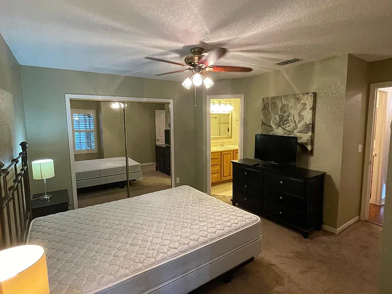 954 Forest Ridge Ct #102 — Photo 22