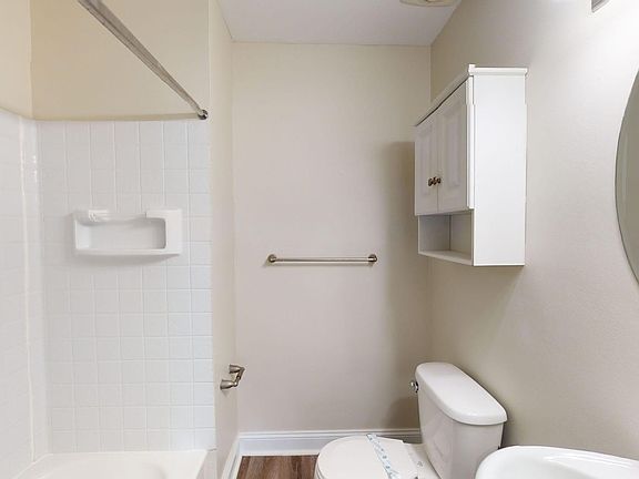 4th image of 628 Walpole St #16-T4