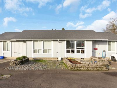1632 NW Calkins Ave, Roseburg, OR, 97471