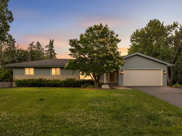 2080 Kelly Dr, Golden Valley, MN 55427